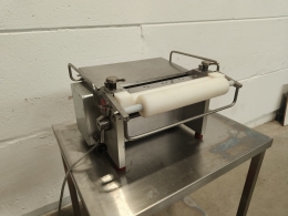 Derinding machine